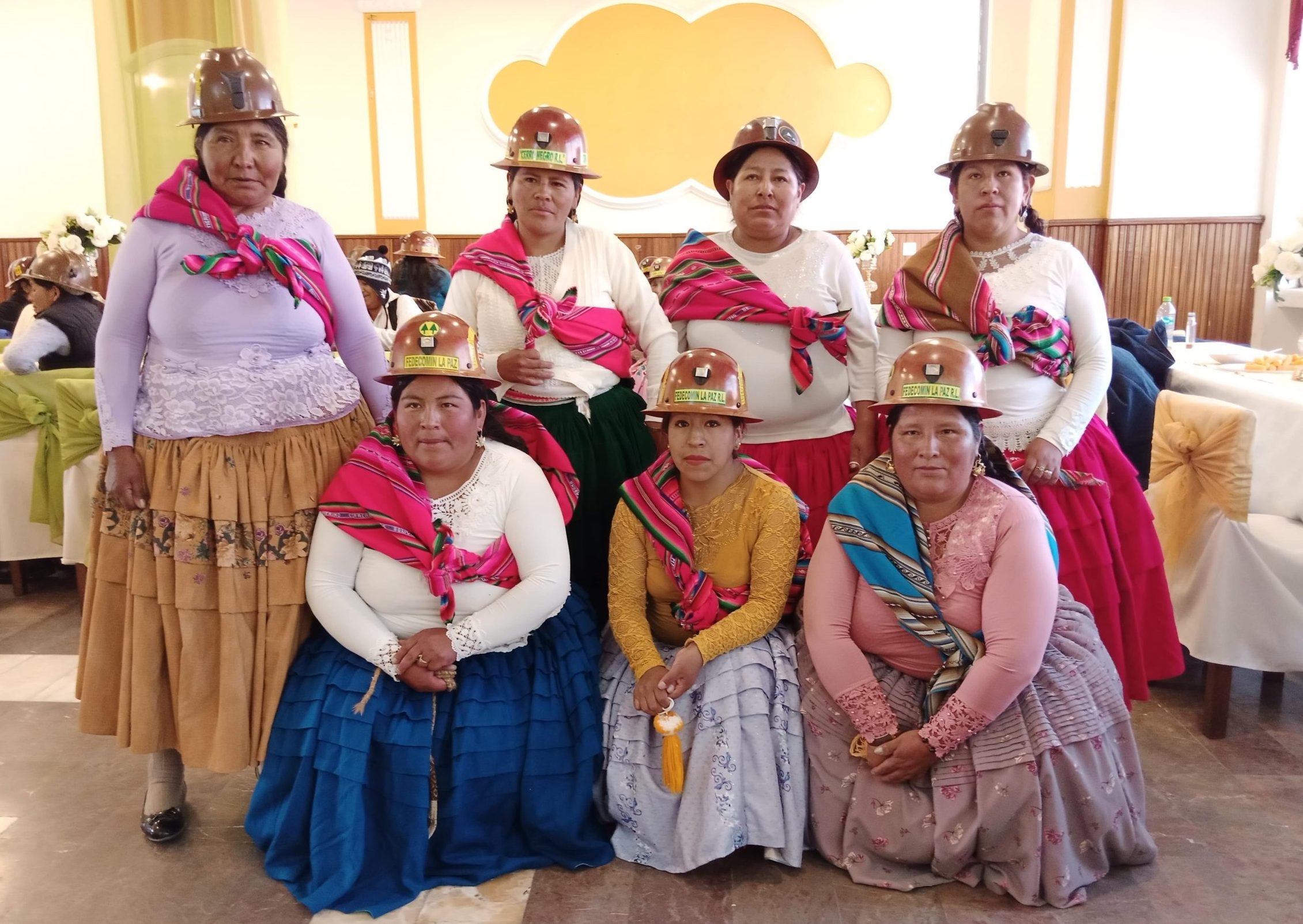 FEDECOMIN LA PAZ R.L. participo de agasajo por día de la madre de la FENCOMIN R.L.