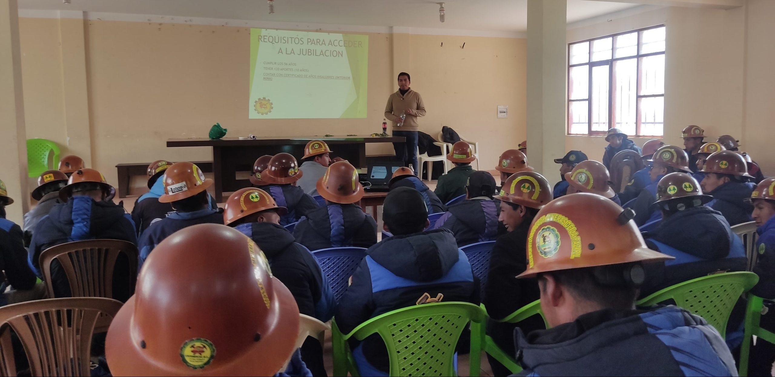 Seguridad social e industrial fueron socializados con la Central de Cooperativas Mineras «Caluyo» R.L.